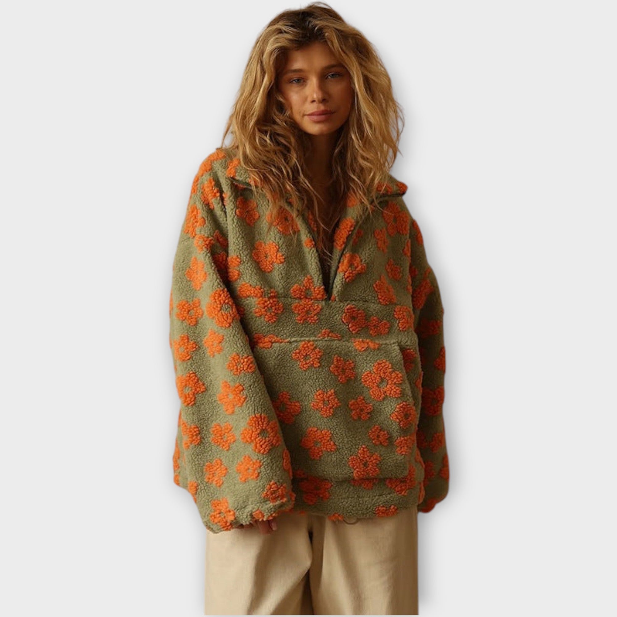 Almira™ | Fleece med Blommig Charm