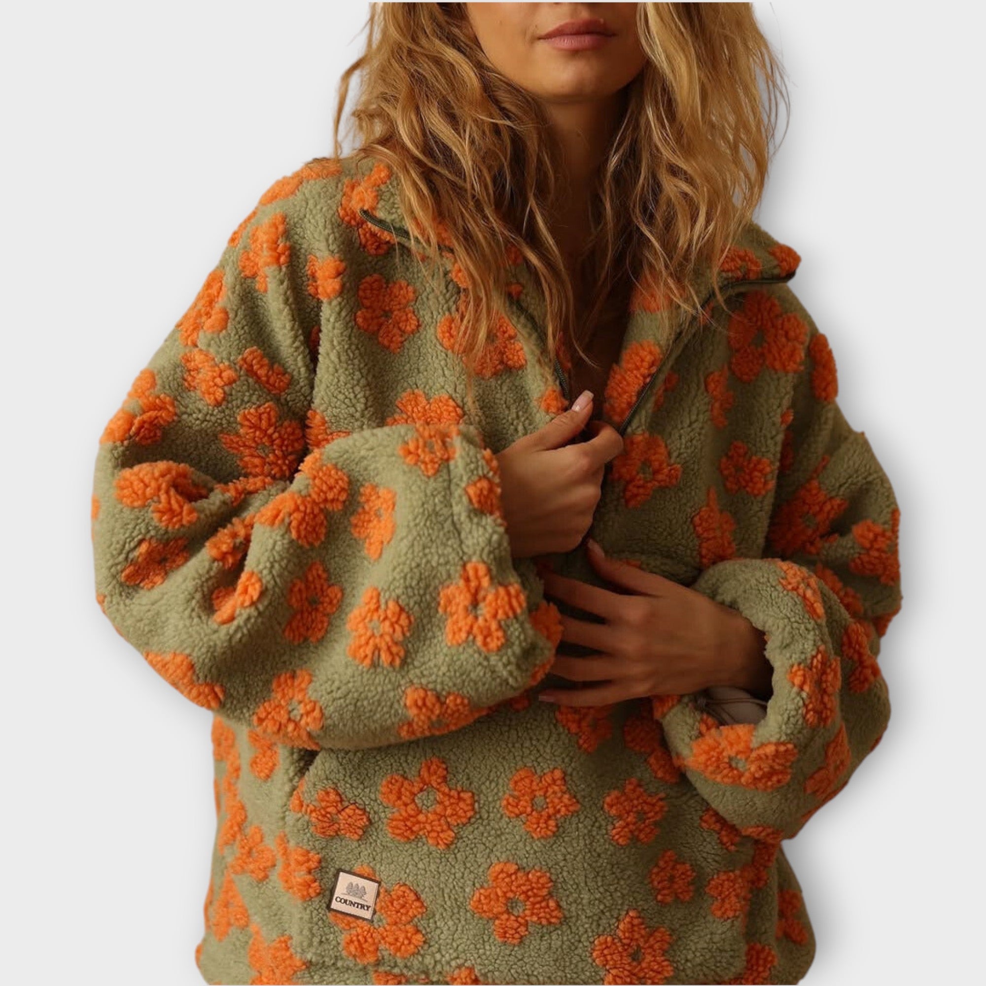 Almira™ | Fleece med Blommig Charm