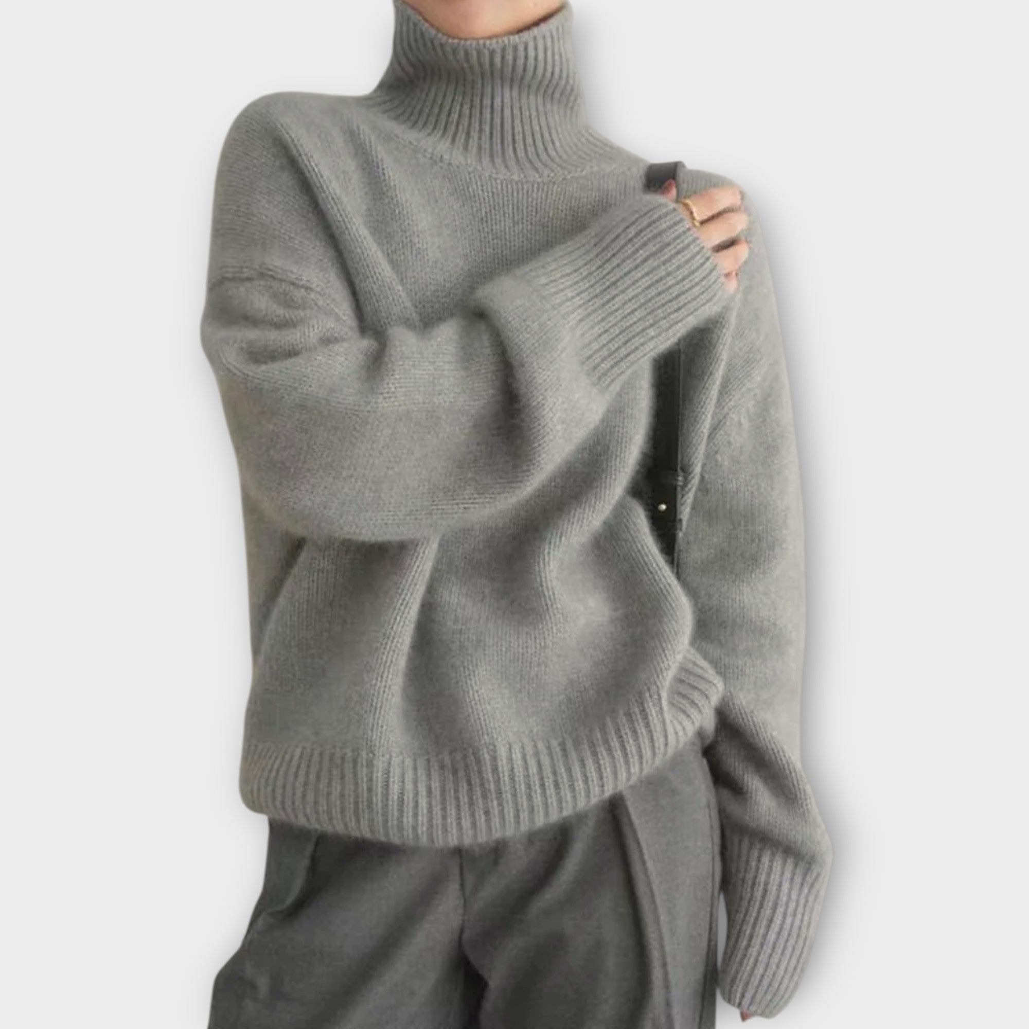 Alvëra | Stickad högkrage tröja för värme och nordisk elegans