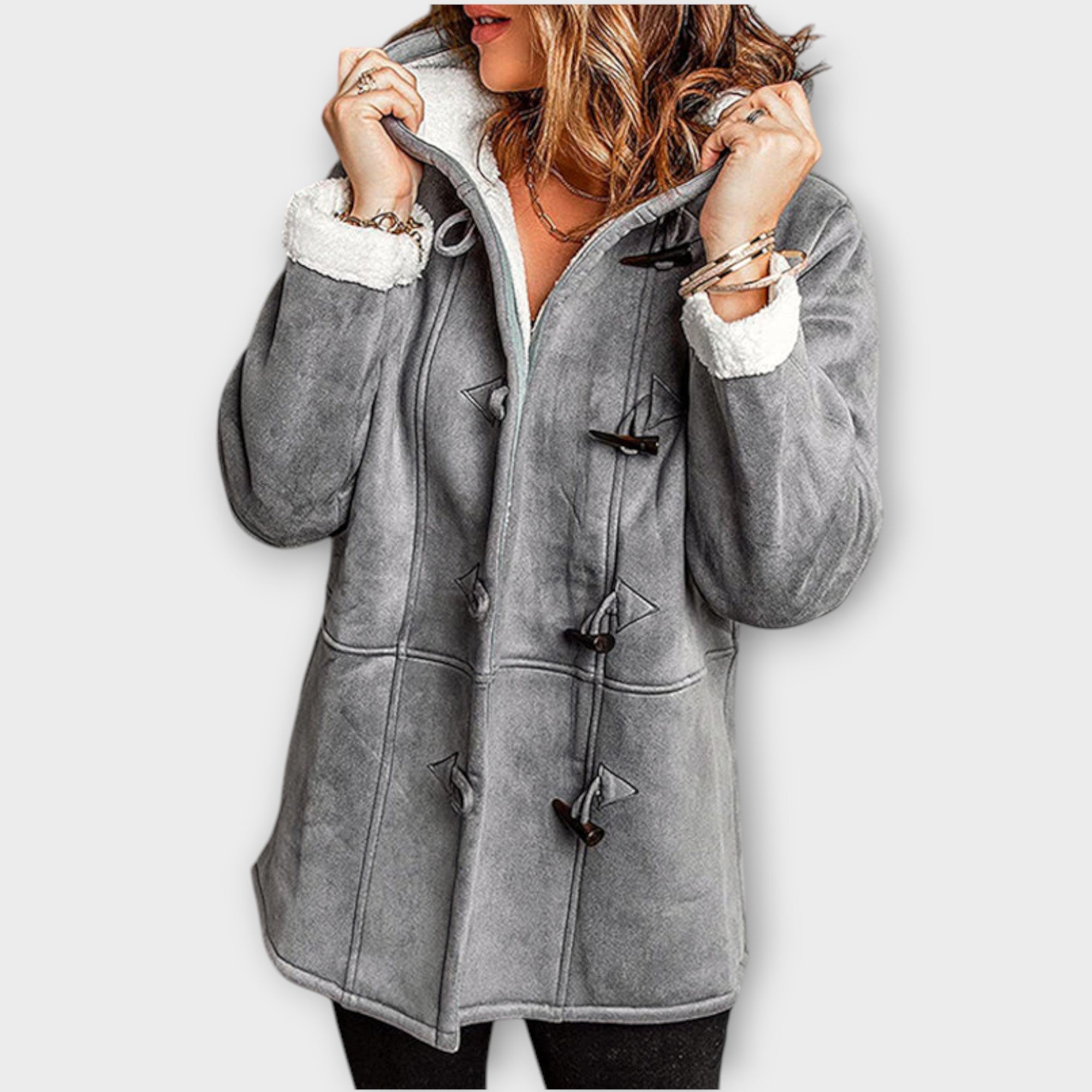 Alina™ – Elegant kapp i mockaimitation med mjuk fuskpälsfoder